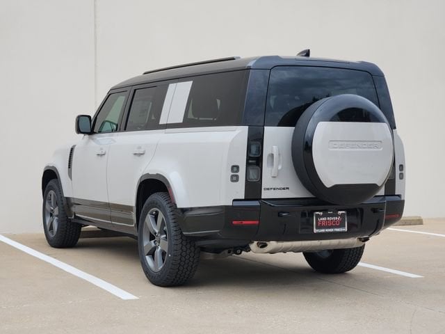 2026 Land Rover Defender 130 - Image 3