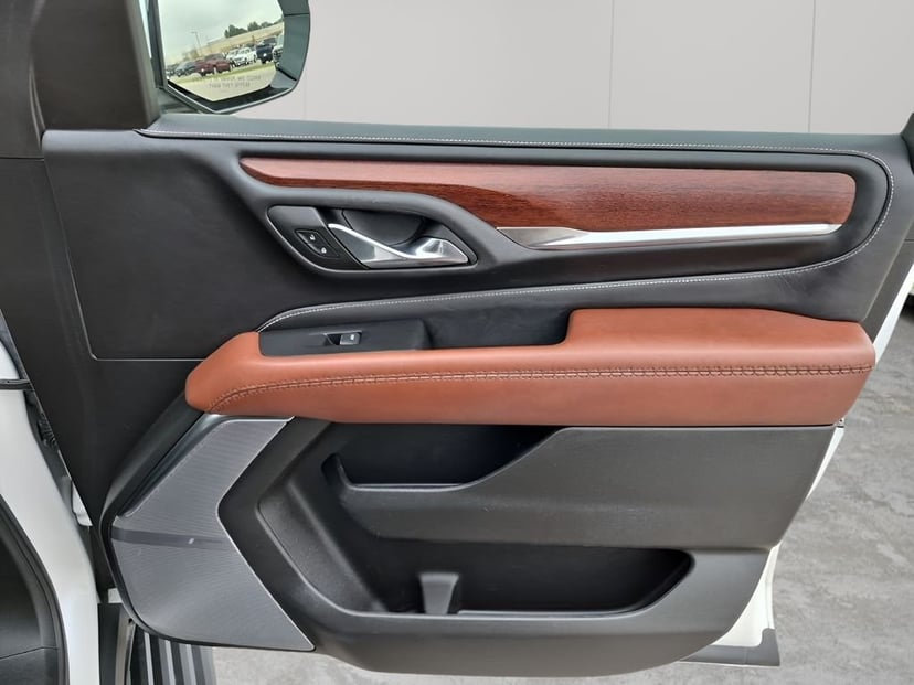 2023 GMC Yukon XL - Image 13
