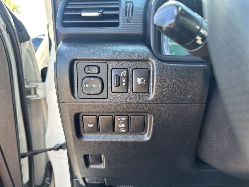 2020 Toyota 4Runner - Image 31