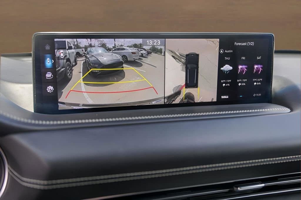 2023 Genesis GV80 - Image 17