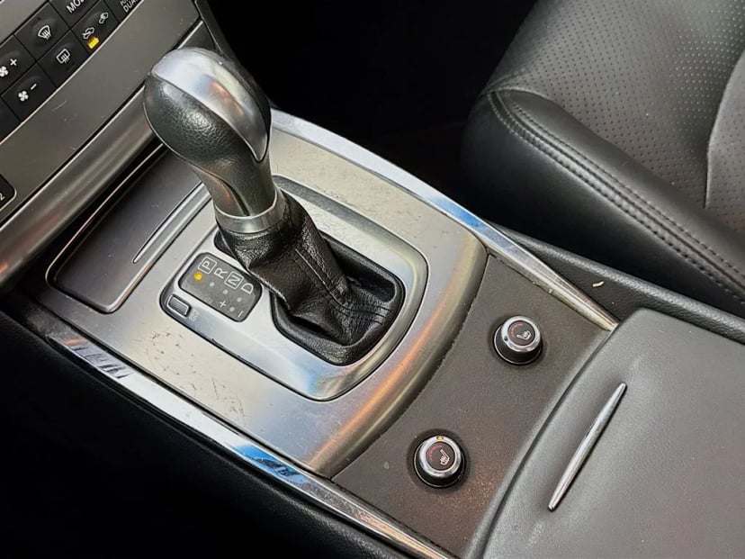 2013 INFINITI G37 - Image 21