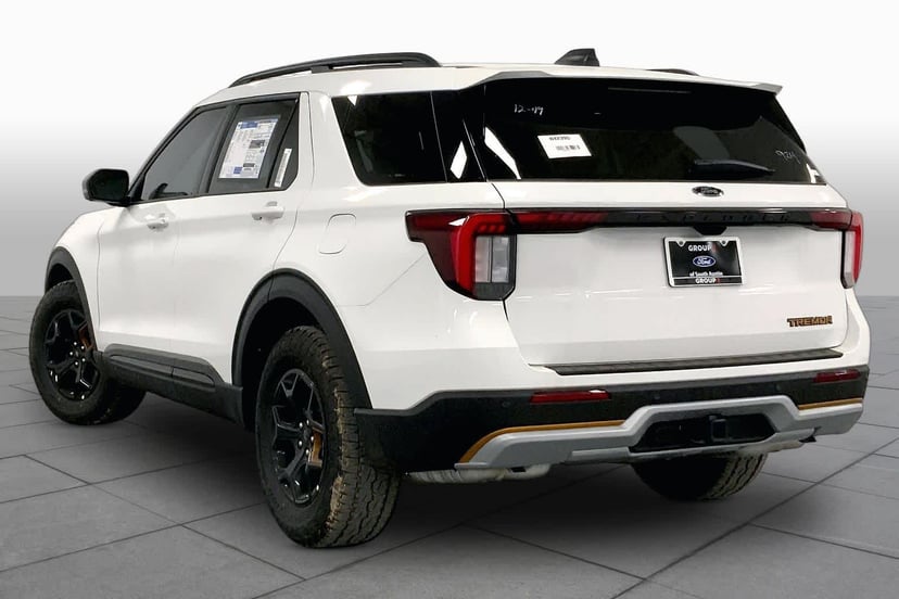 2026 Ford Explorer - Image 11