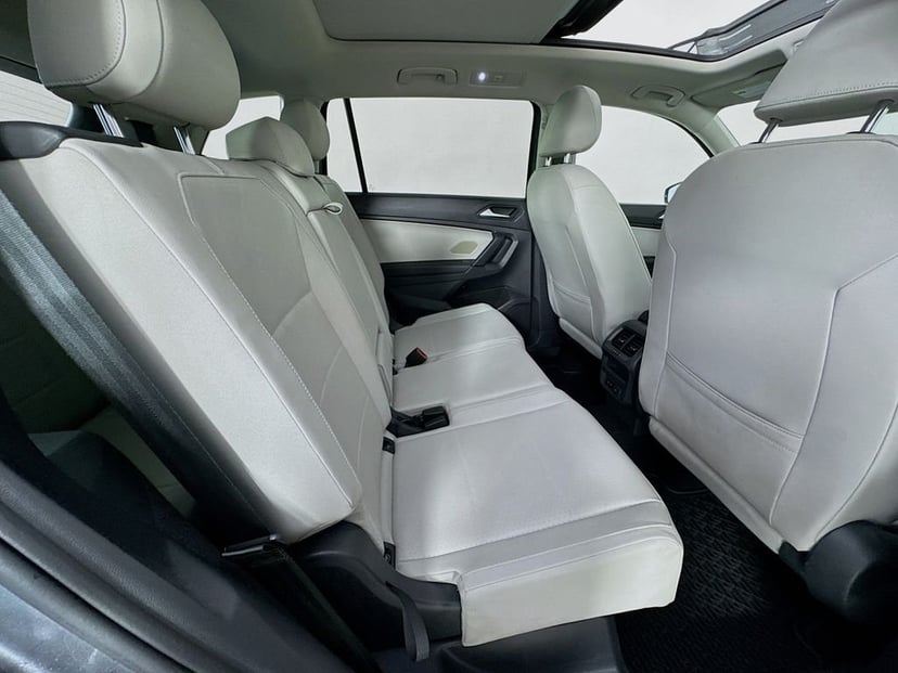 2019 Volkswagen Tiguan - Image 36