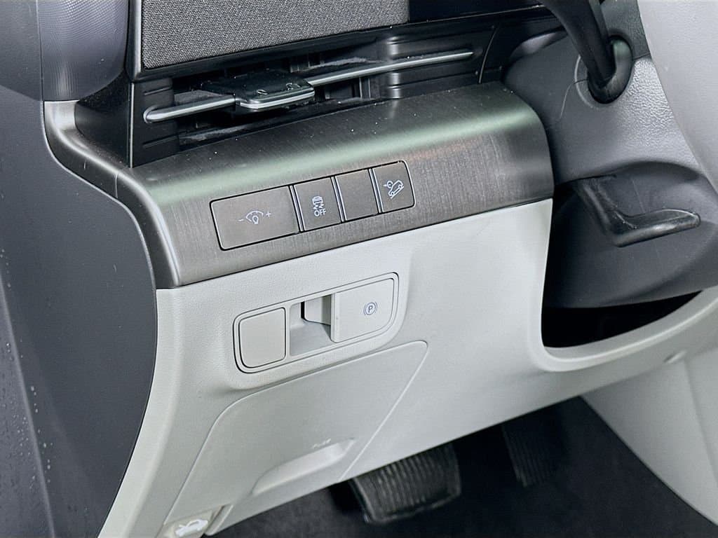 2024 HYUNDAI Kona - Image 11