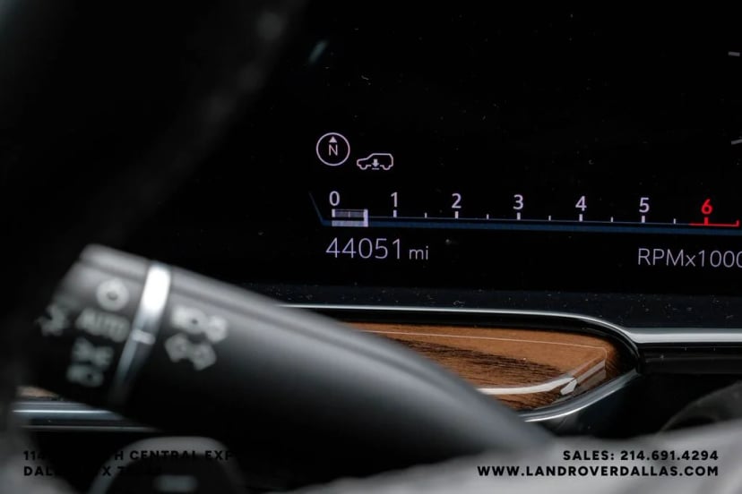 2021 Cadillac Escalade - Image 21