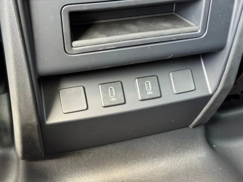 2026 Land Rover Defender 110 - Image 17