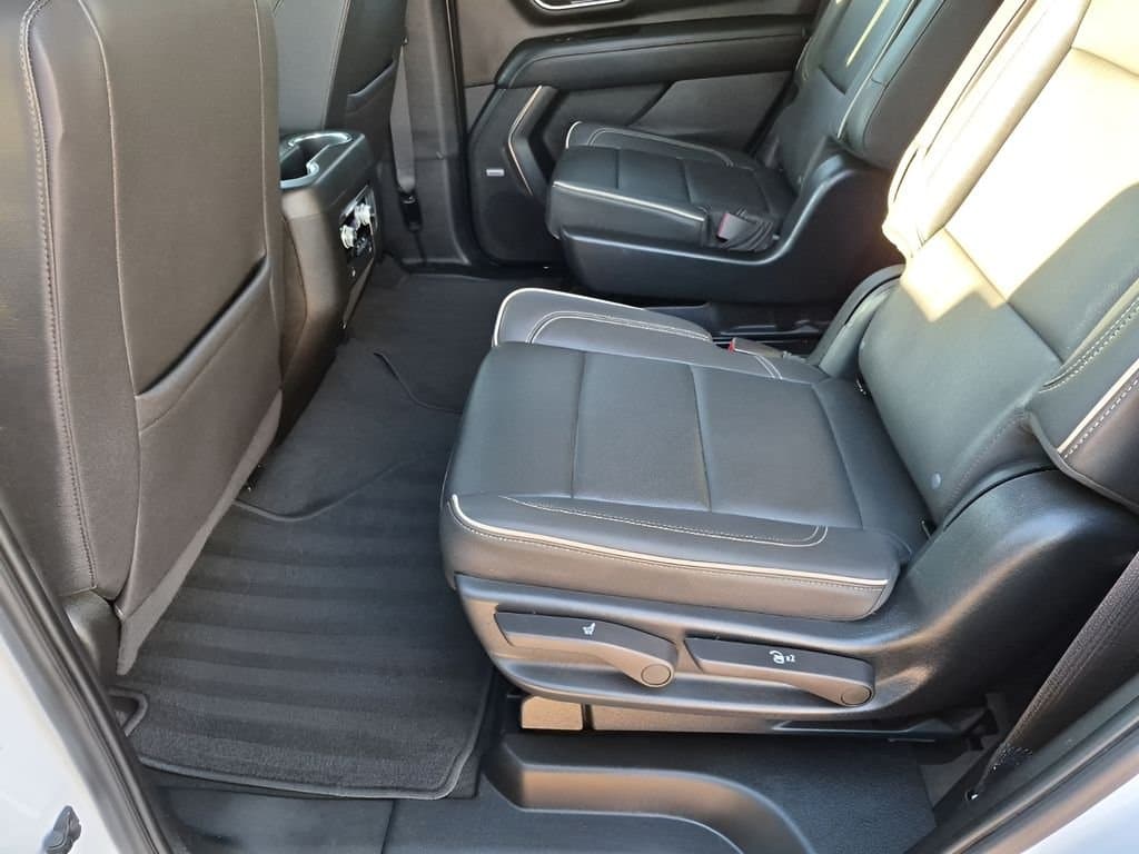 2023 GMC Yukon - Image 20