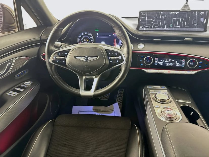 2022 Genesis GV70 - Image 27