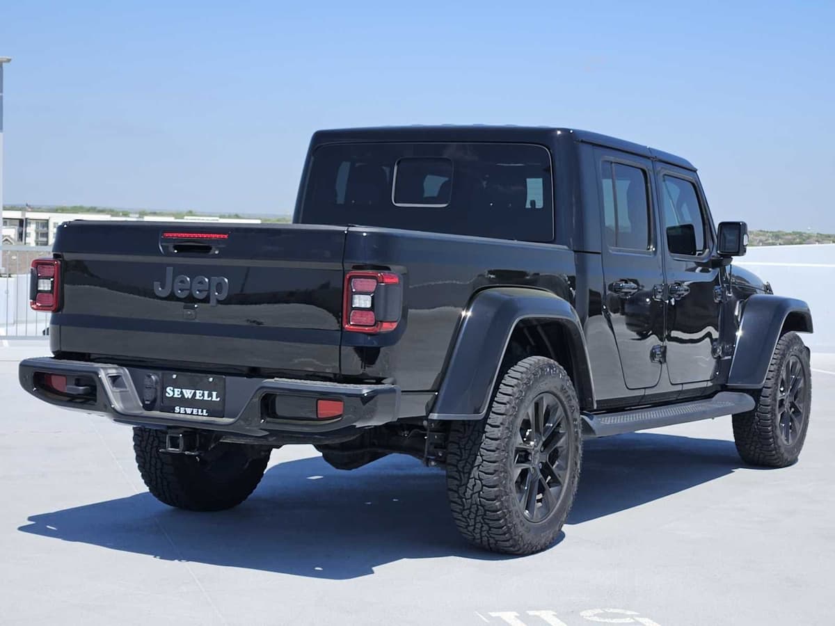 2023 Jeep Gladiator - Image 5