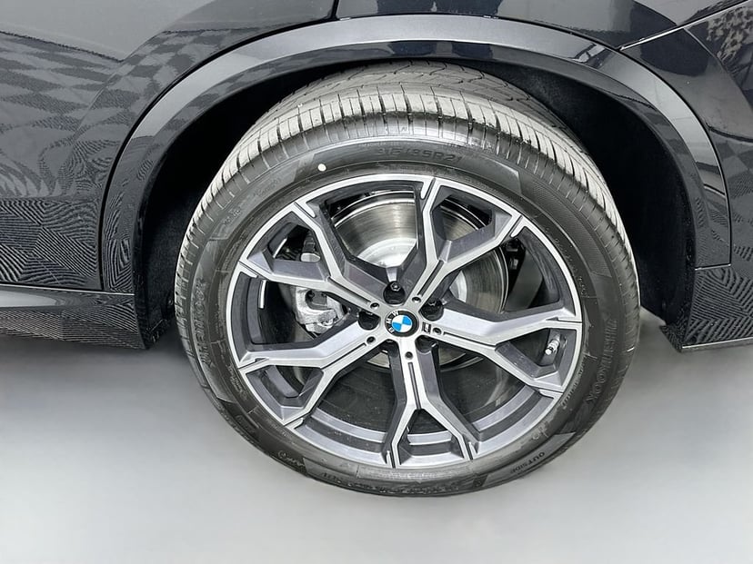 2026 BMW X5 - Image 23