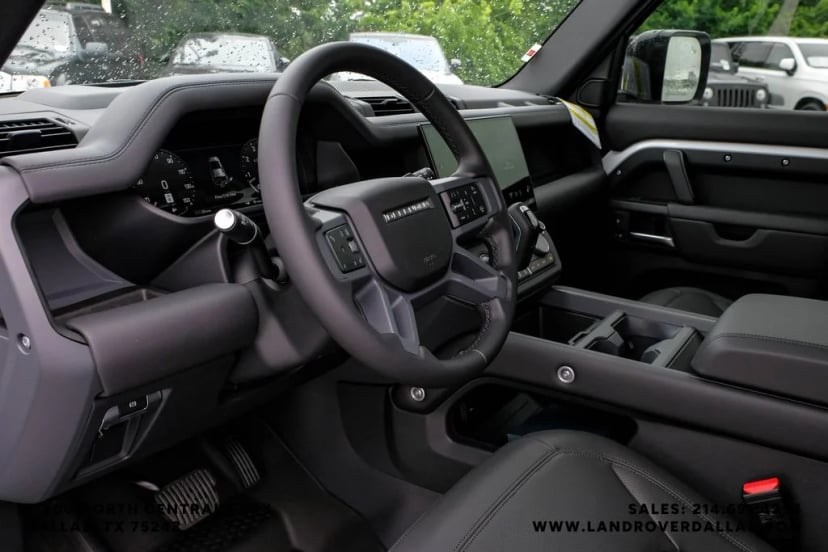 2026 Land Rover Defender 110 - Image 2
