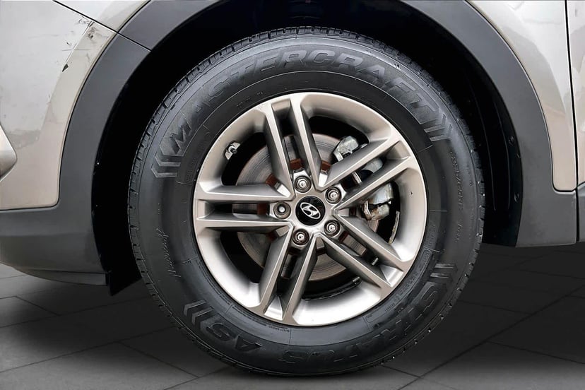 2017 Hyundai Santa Fe Sport - Image 11