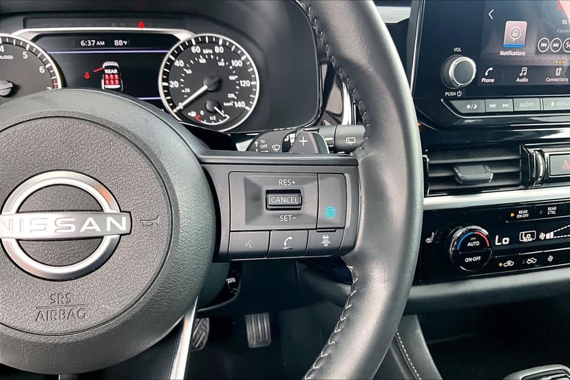 2025 Nissan Pathfinder - Image 24