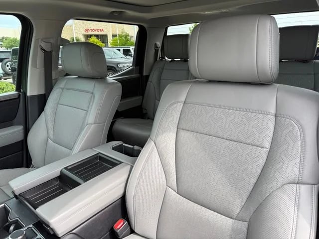 2023 Toyota Tundra Hybrid - Image 11