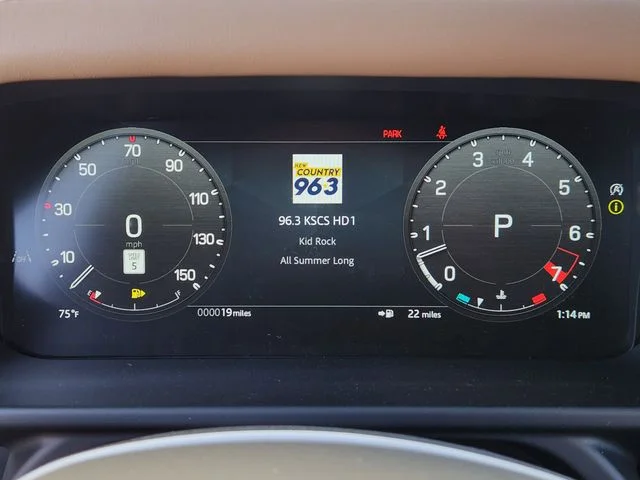 2026 Land Rover Defender 110 - Image 11