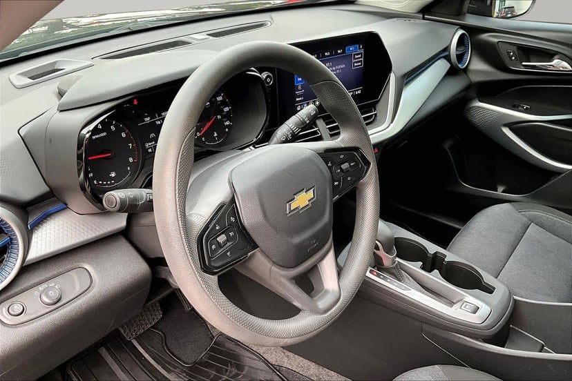 2025 Chevrolet Trax - Image 17