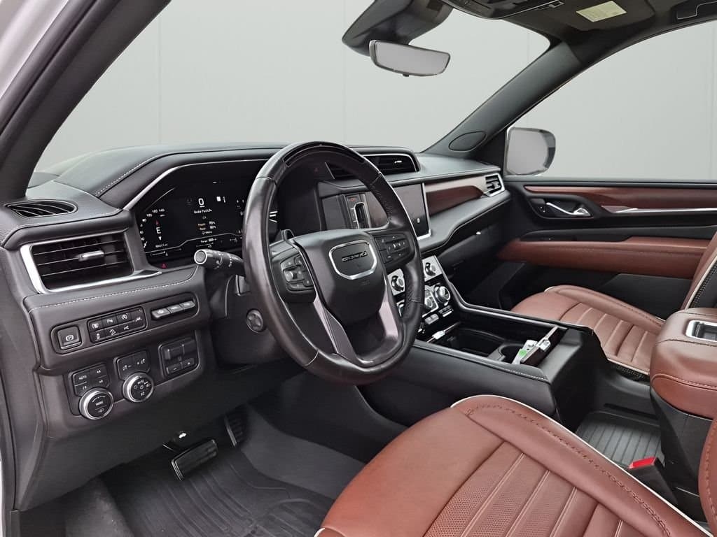 2023 GMC Yukon XL - Image 31