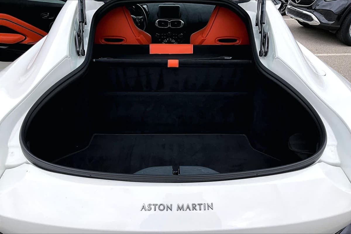 2020 Aston Martin Vantage - Image 33
