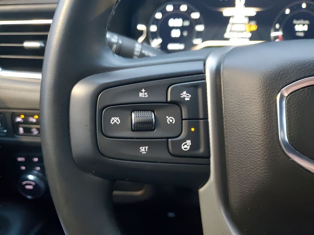 2023 GMC Yukon - Image 34