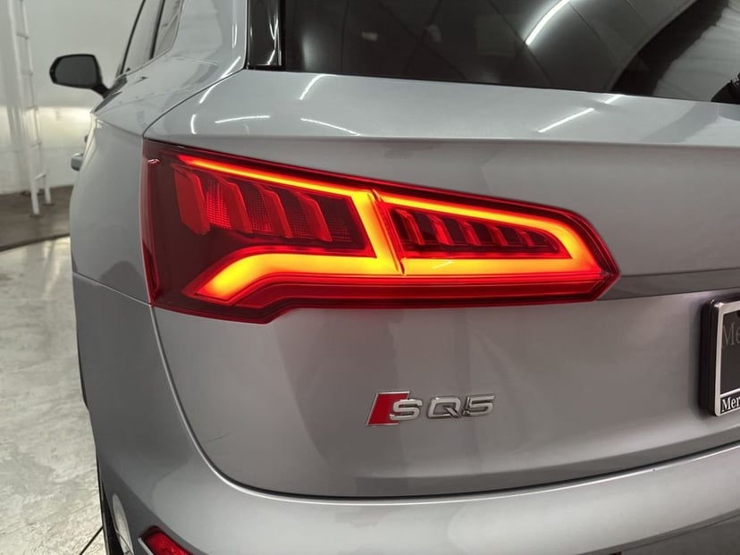 2020 Audi SQ5 - Image 27