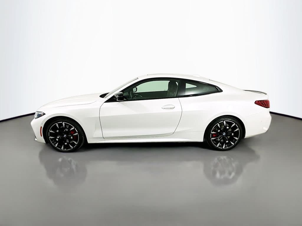 2025 BMW 4 Series - Image 8
