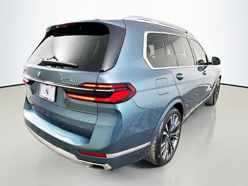 2024 BMW X7 - Image 5