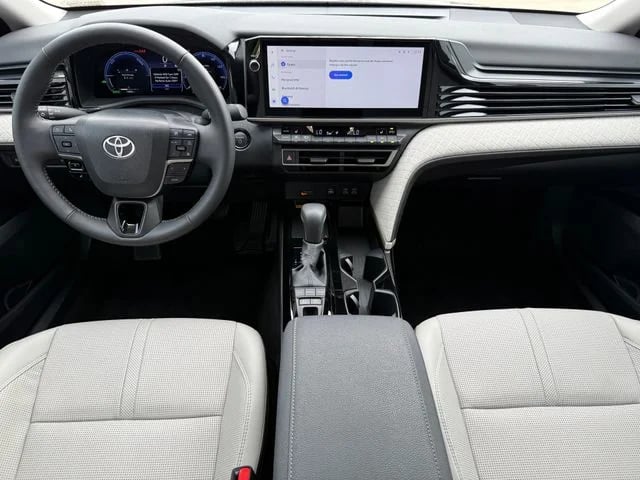 2025 Toyota Camry - Image 20