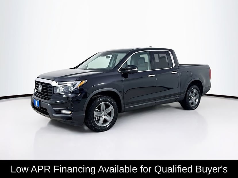 2023 Honda Ridgeline - Image 3