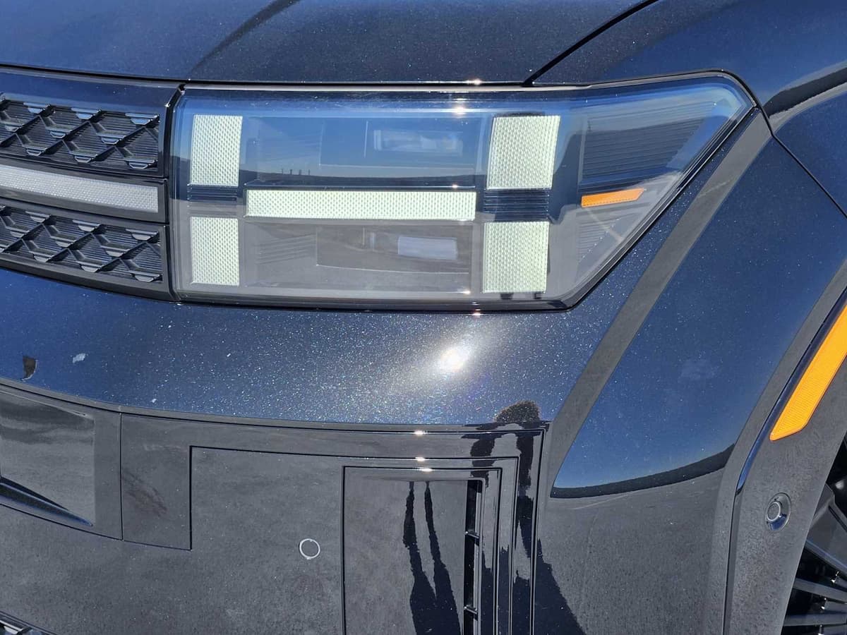 2025 Hyundai Santa Fe Hybrid - Image 8