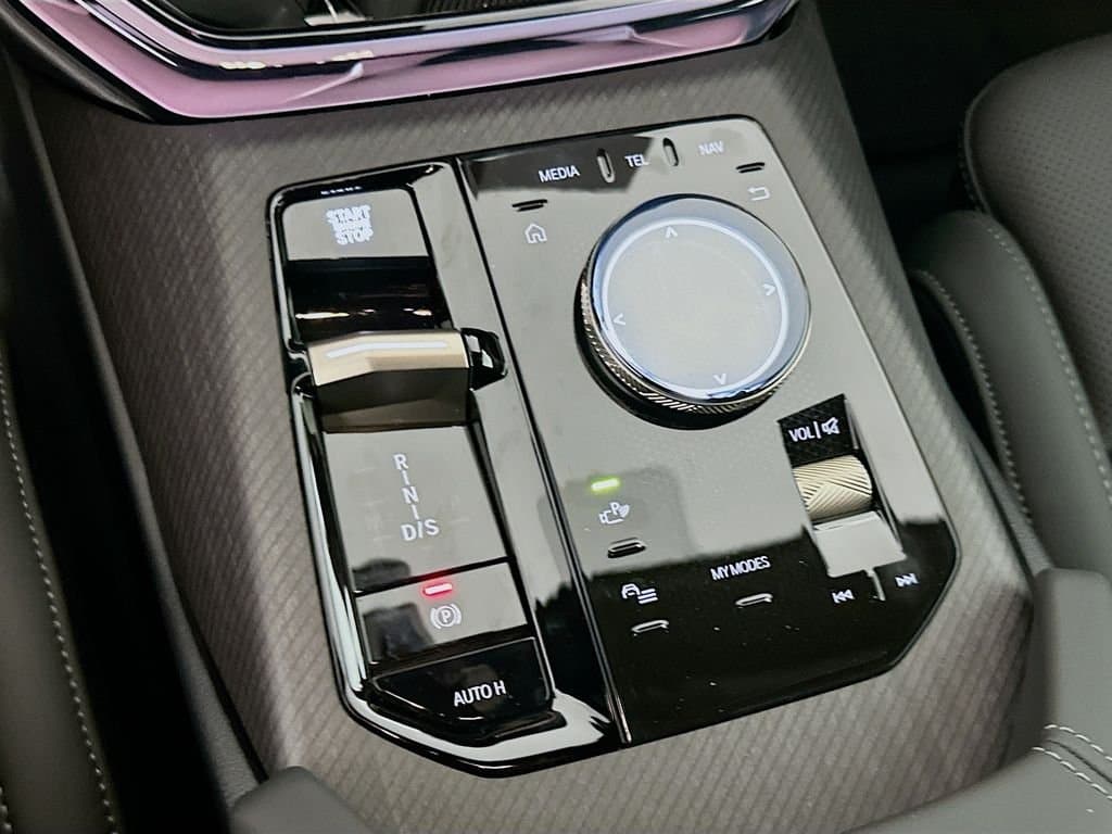 2025 BMW X3 - Image 15