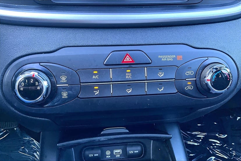 2019 Kia Sorento - Image 32
