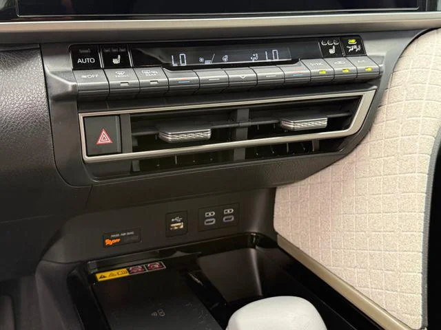 2025 Toyota Camry - Image 45