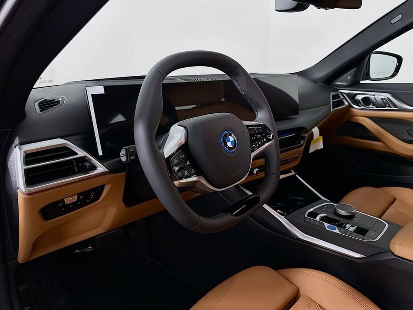 2026 BMW i4 - Image 9