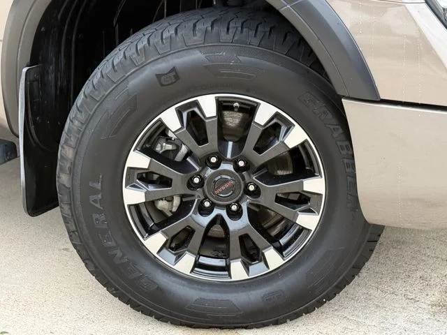 2021 Nissan Titan - Image 2