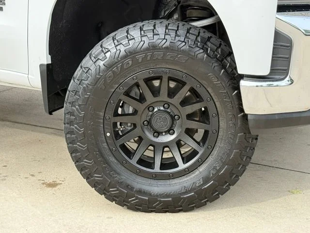 2021 Chevrolet Silverado 1500 - Image 2