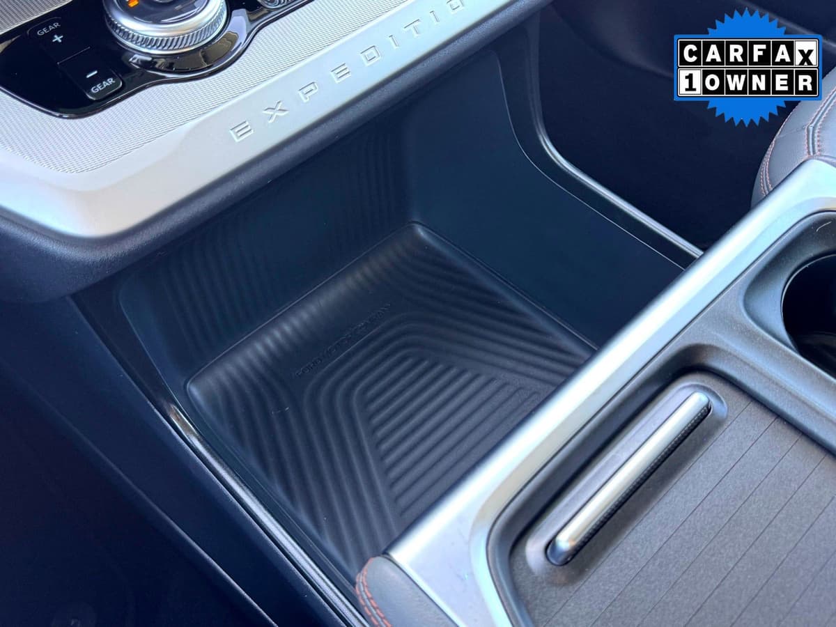 2025 Ford Expedition - Image 32