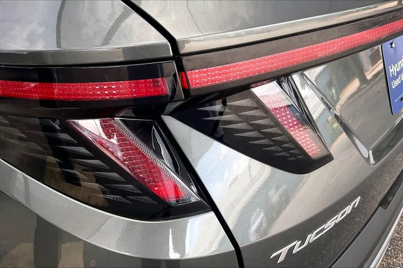 2025 Hyundai Tucson Hybrid - Image 28