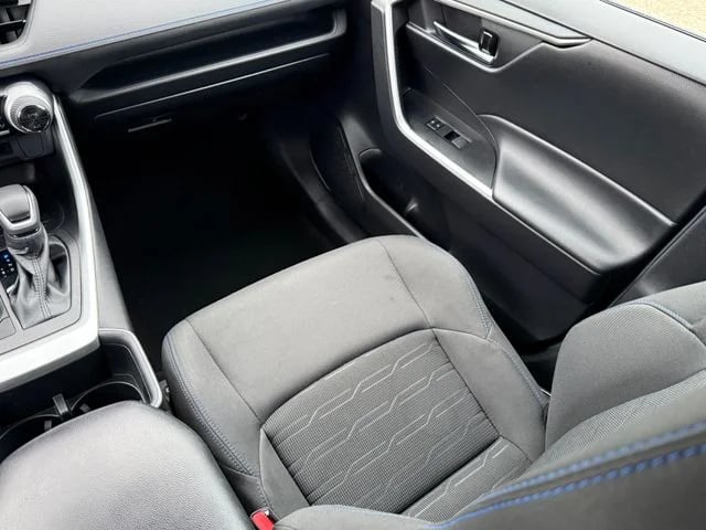 2022 Toyota RAV4 Hybrid - Image 22