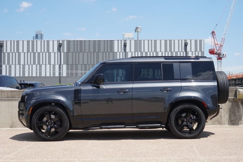 2026 Land Rover Defender 110 - Image 1