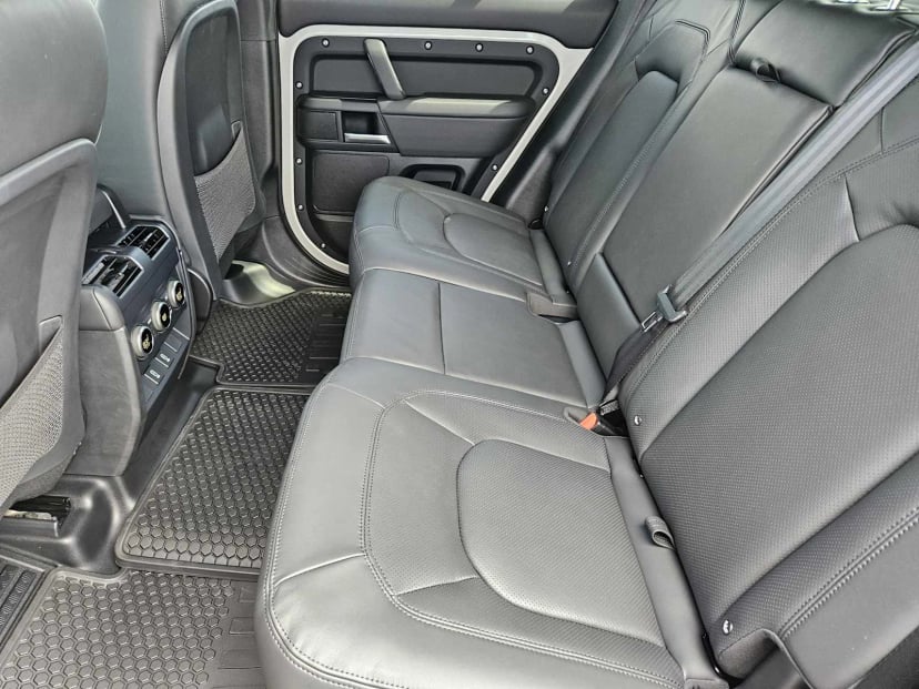 2026 LAND ROVER Defender 110 - Image 24
