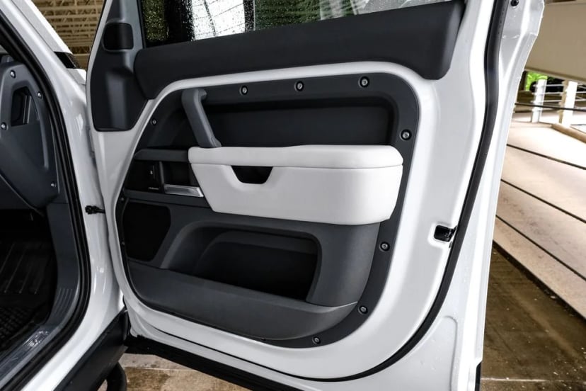 2026 Land Rover Defender 110 - Image 28