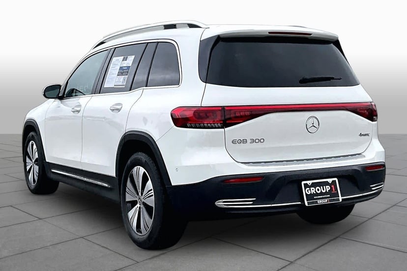 2023 Mercedes-Benz EQB 300 - Image 11
