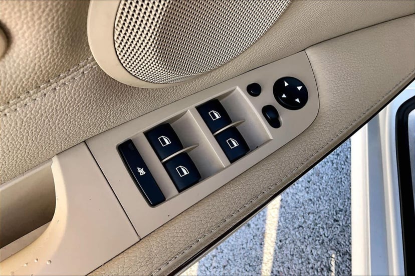 2011 BMW 328i - Image 33