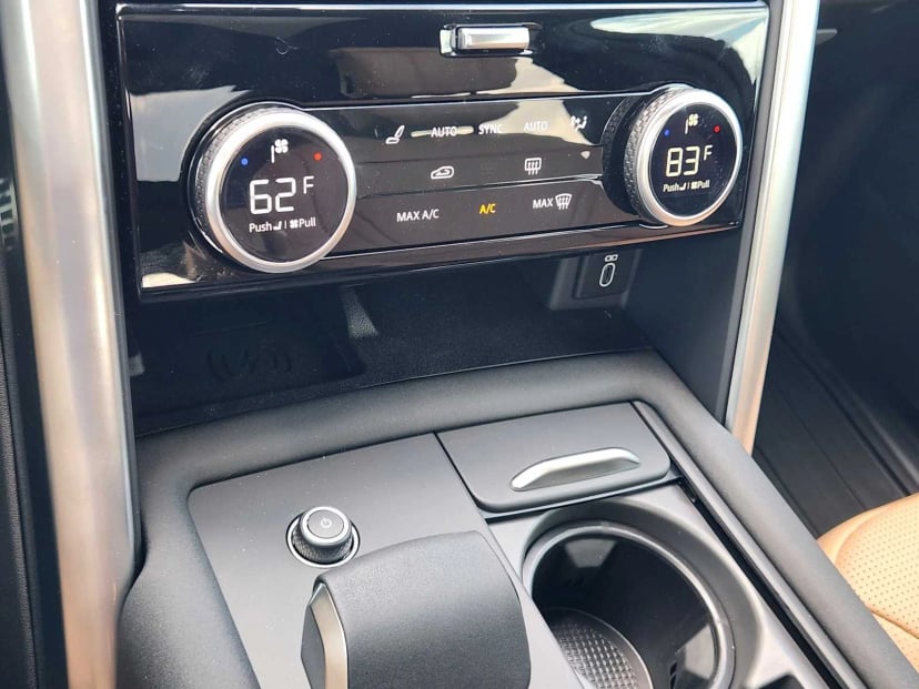 2026 LAND ROVER Discovery - Image 19