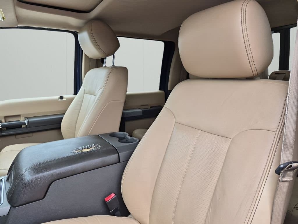 2015 Ford F-250SD - Image 30