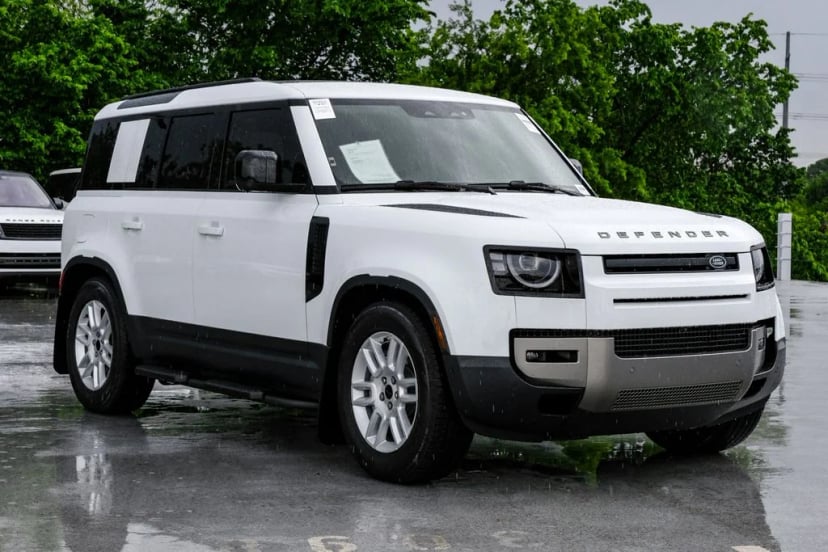 2026 Land Rover Defender 110 - Image 5
