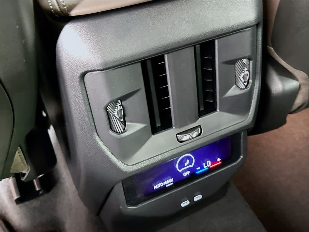 2025 BMW X3 - Image 18