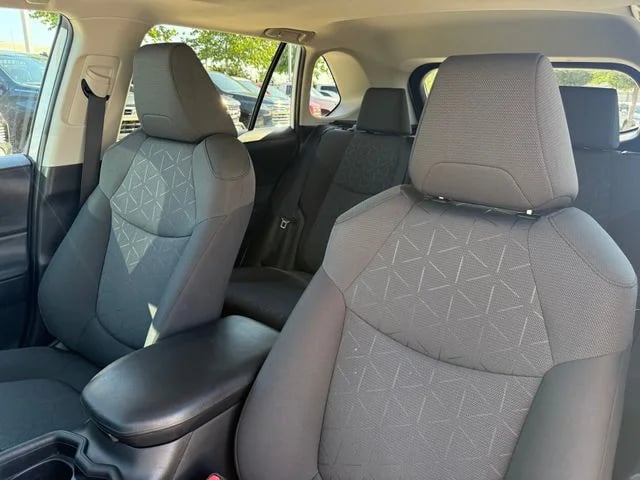 2021 Toyota RAV4 - Image 11