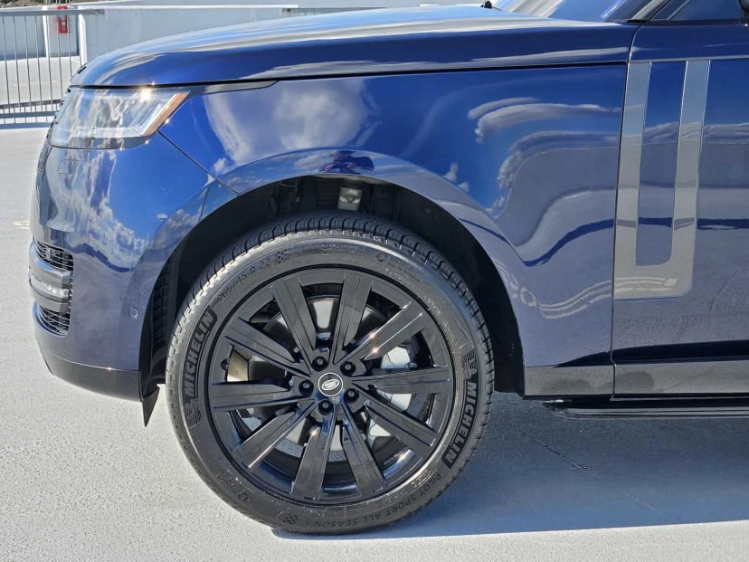 2023 Land Rover Range Rover - Image 9