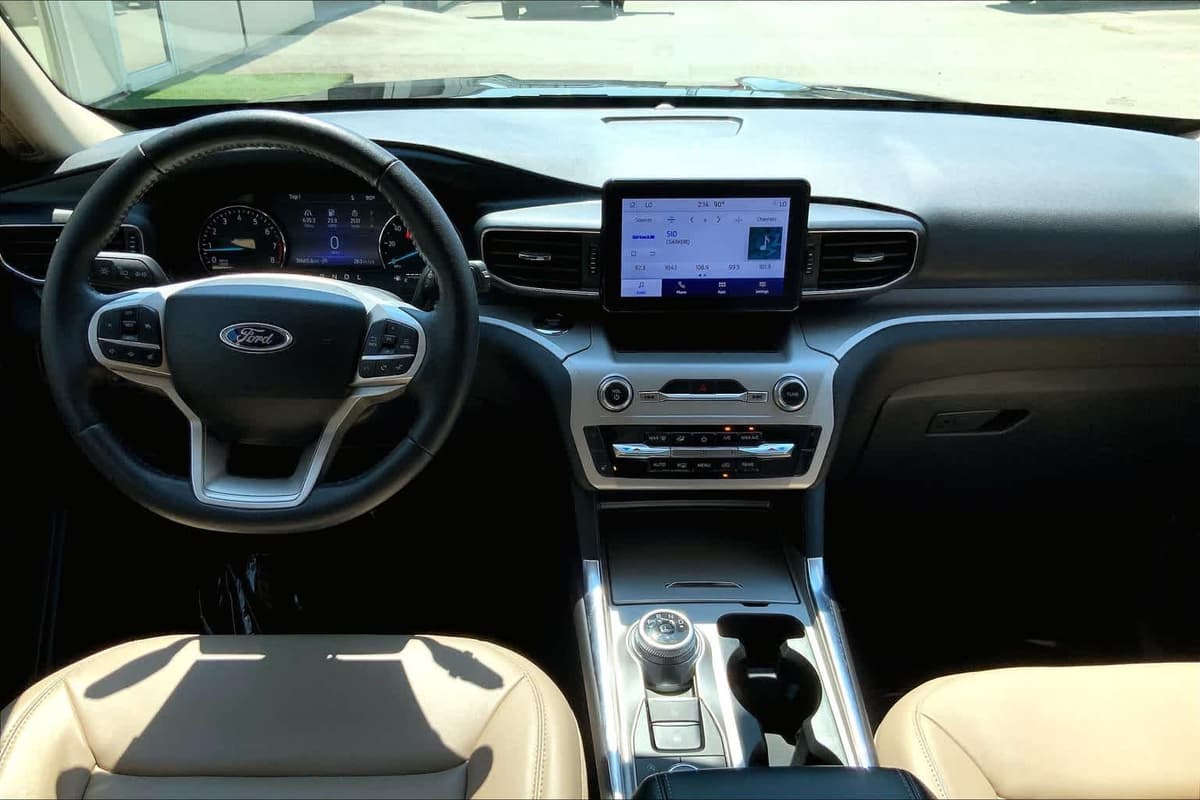 2023 Ford Explorer - Image 14